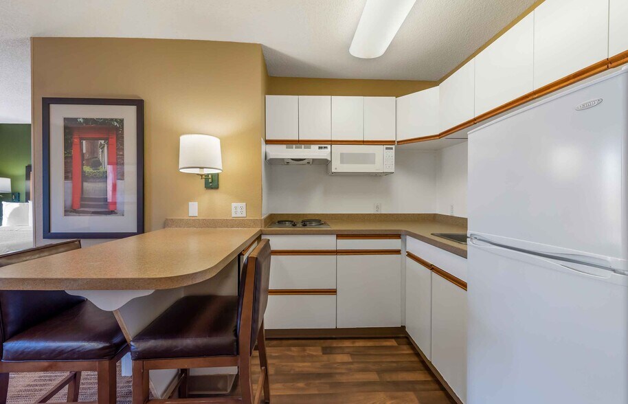 Building Photo - Furnished Studio-Minneapolis - Airport - Eagan - North