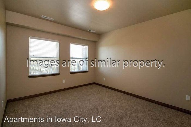 Building Photo - 602 S Dubuque St