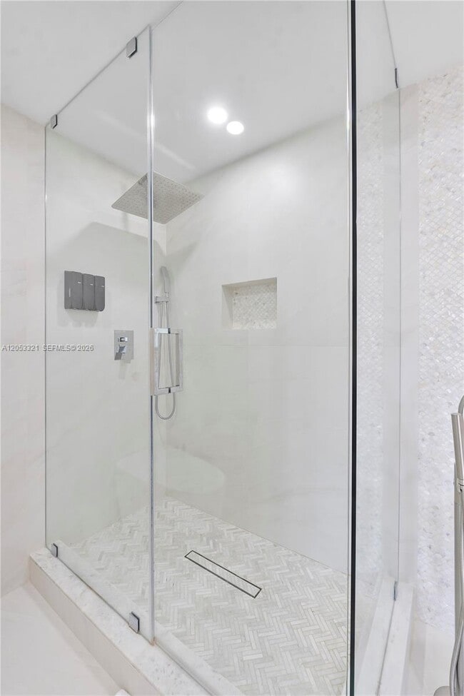Building Photo - 3261 Seaward Dr