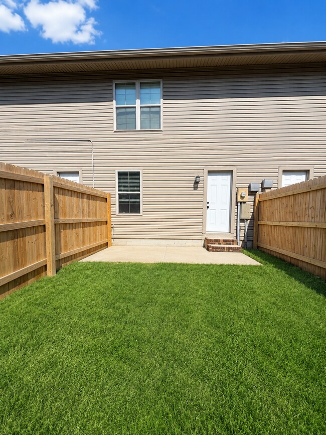 Building Photo - 4119 N Sunflower Cir