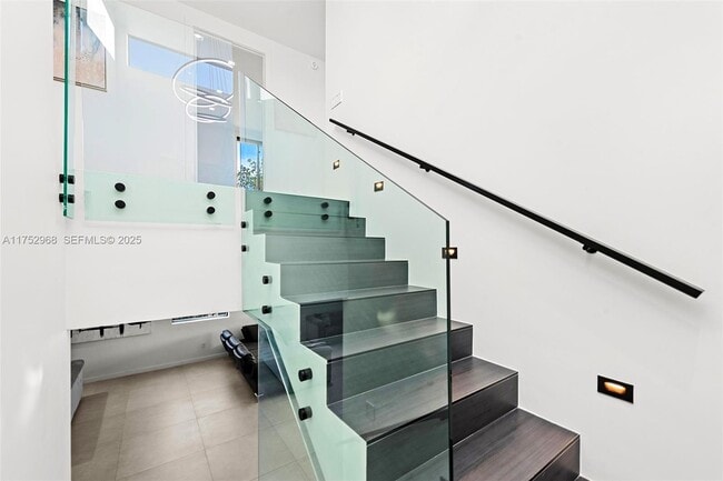 Building Photo - 2572 NE 182nd Terrace