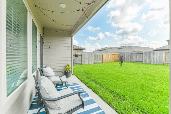 Building Photo - 14793 Hazel Br Dr