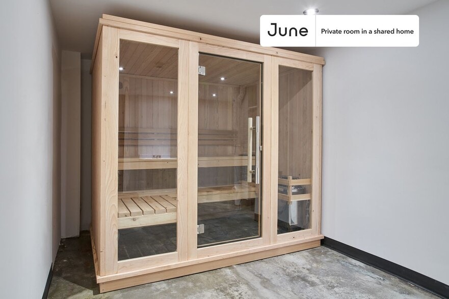 Building Photo - Modern Private ROOM in Bed-Stuy