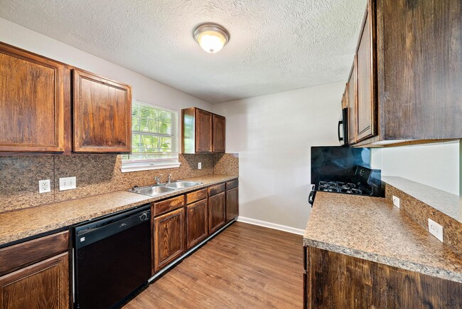 Building Photo - Duplex