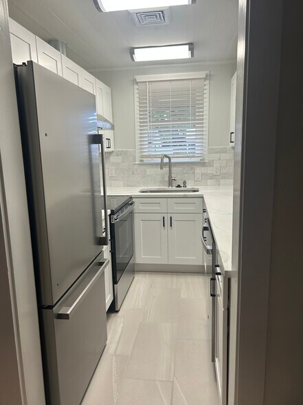 Building Photo - 3111 Elmer St