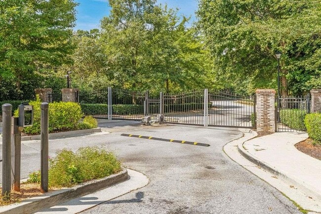 Building Photo - 2757 Keystone Ave