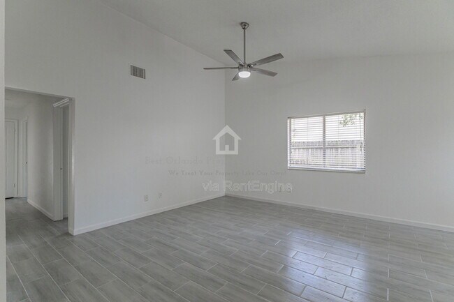 Building Photo - 911 Robinhood Ct