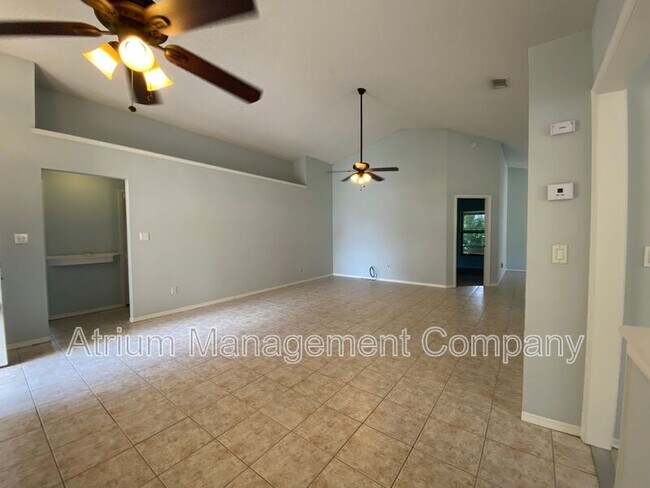 Building Photo - 277 Lakebreeze Cir