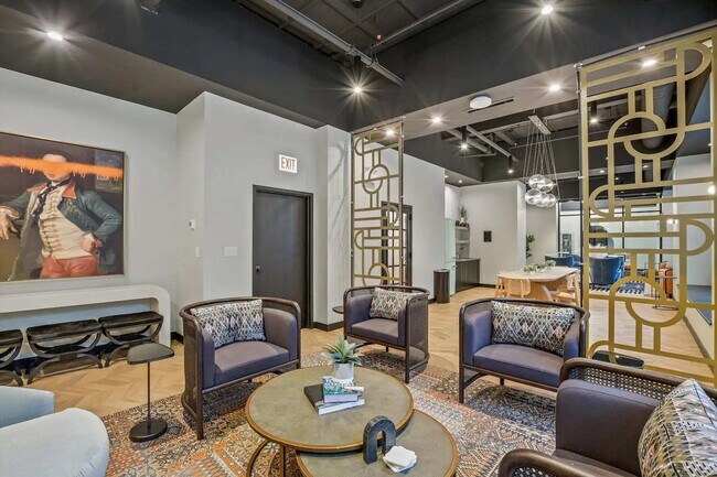 Building Photo - 1211 N La Salle Dr