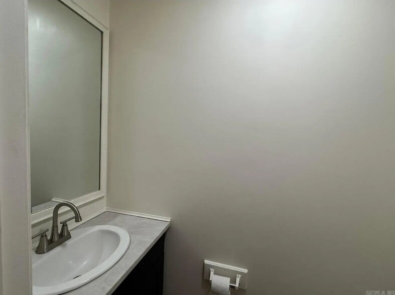 Building Photo - 128 Hiawatha Dr