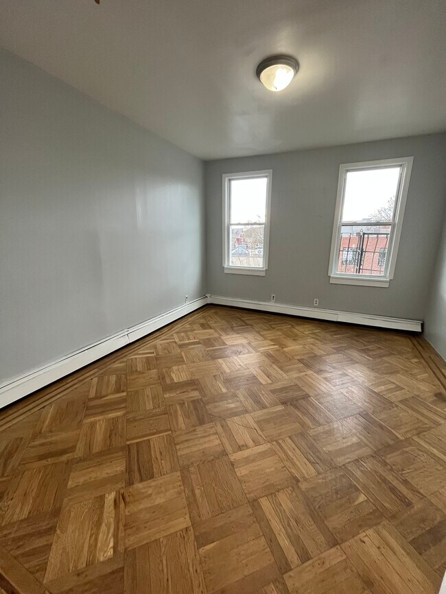Unit 4 - 708 Broadway