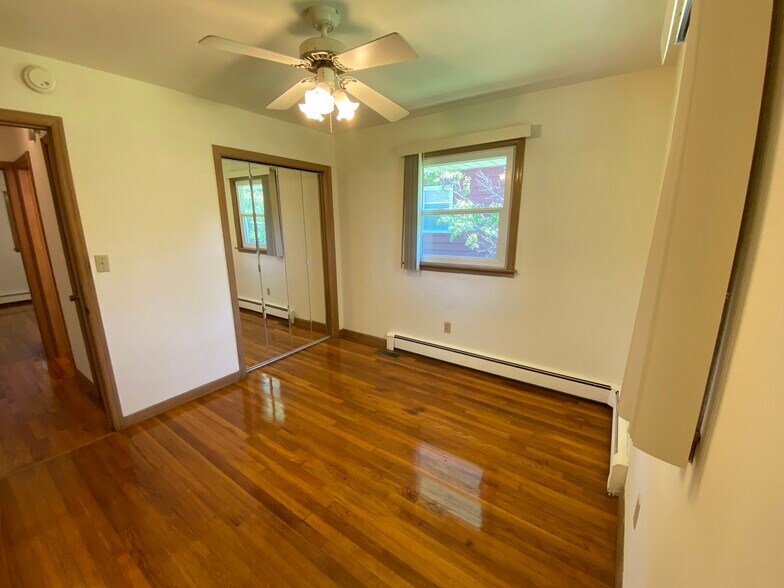 Bedroom 2 - 1003 E McHenry St