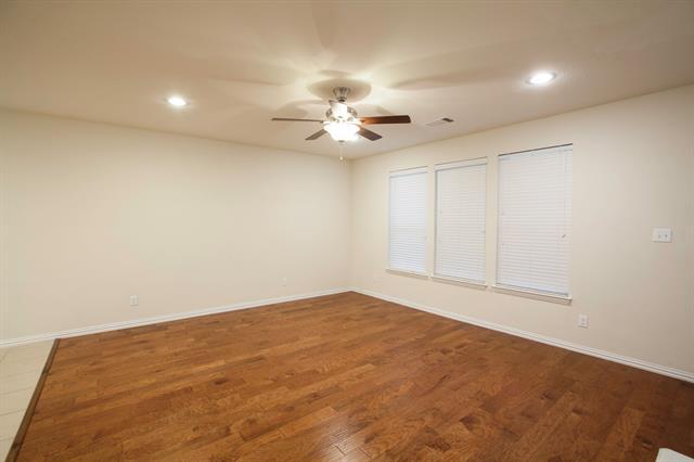 Building Photo - 5601 Fremont Dr