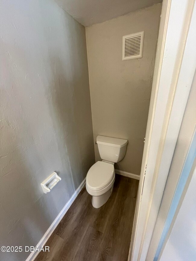 Building Photo - 97 Springwood Square