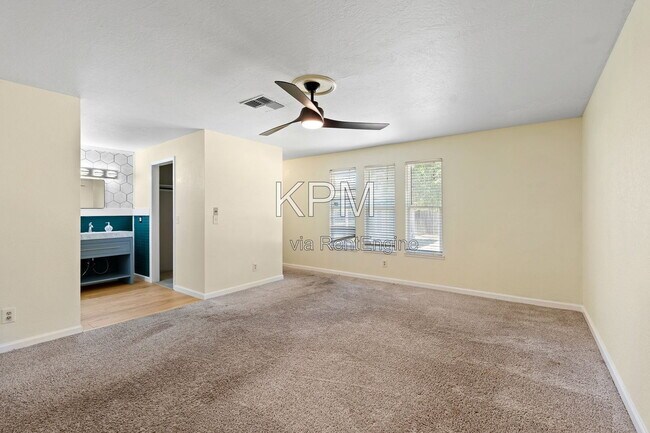 Building Photo - 2155 Portola Ave