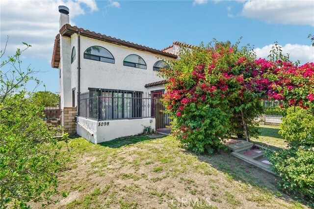 Building Photo - 3098 N Arrowhead Ave