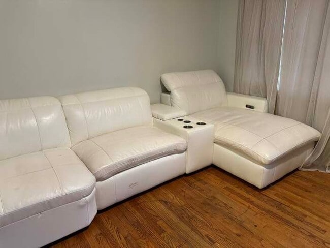 Building Photo - 11540 S Racine Ave