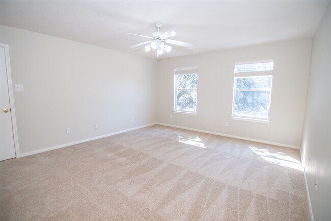 Building Photo - 25914 Chapman Falls Dr