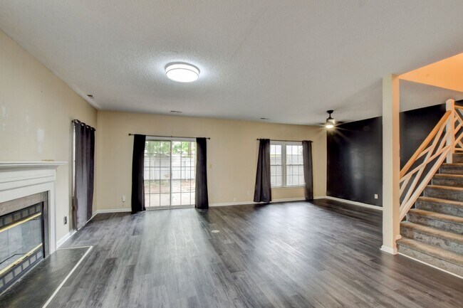 Building Photo - 922 Willow Point