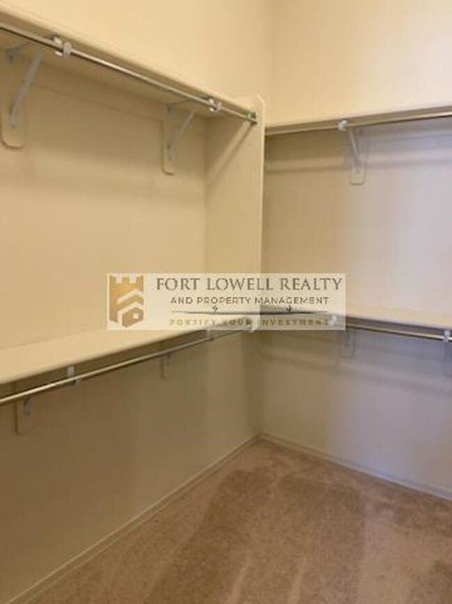 Building Photo - Luxury Living in Oro Valley $2800.