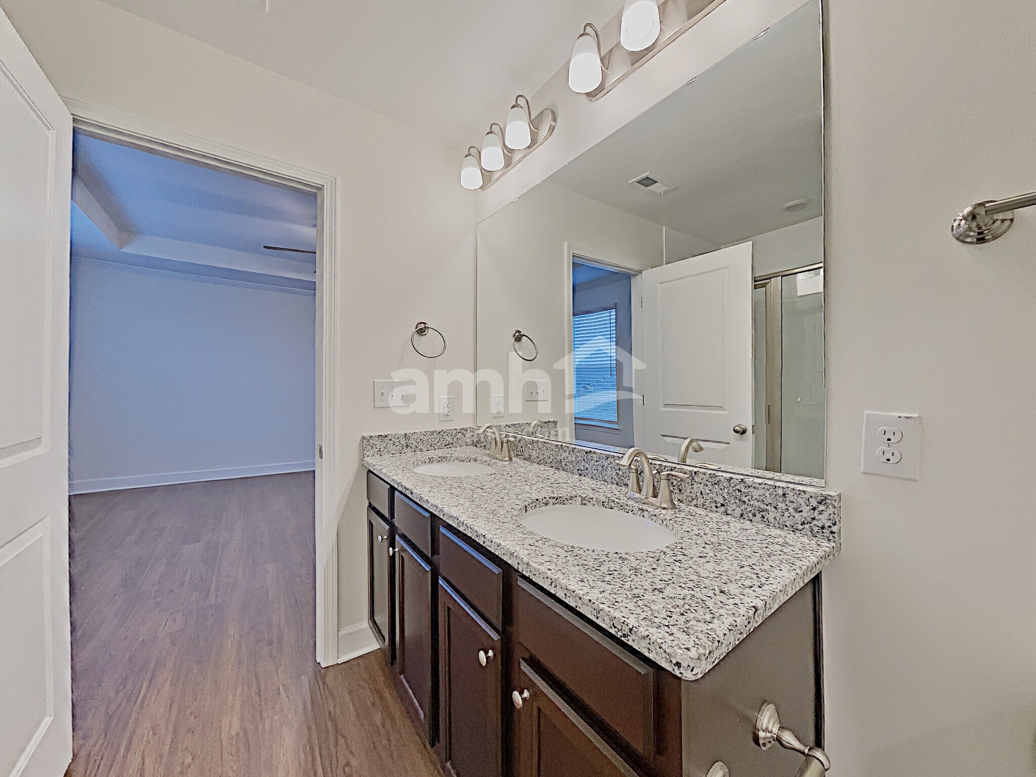 Building Photo - 4321 Longfellow Dr