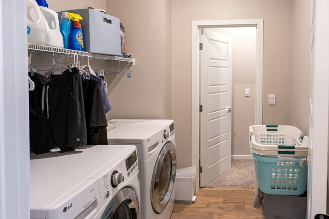 Building Photo - 8210 Allora Rd