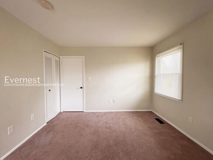 Building Photo - 2519 Kitmore Ln