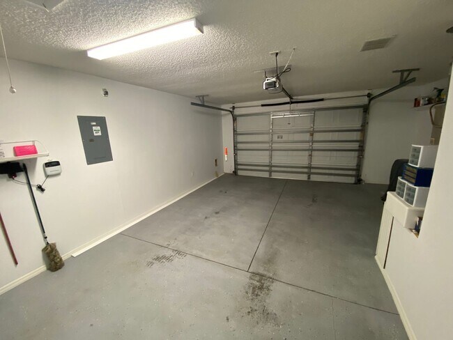 Building Photo - Charming Just Renovated Unfurnished ANNUAL LEASE - 2 Bedroom 2 Bath Patio Villa - Located In The ...