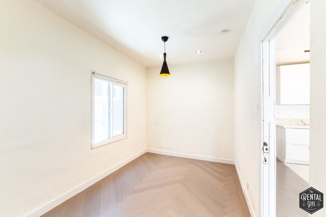 Building Photo - 314 S Gless St