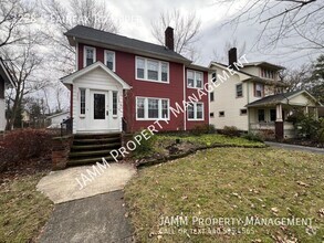 Building Photo - 2-Bedroom Duplex apartment in Cleveland!!