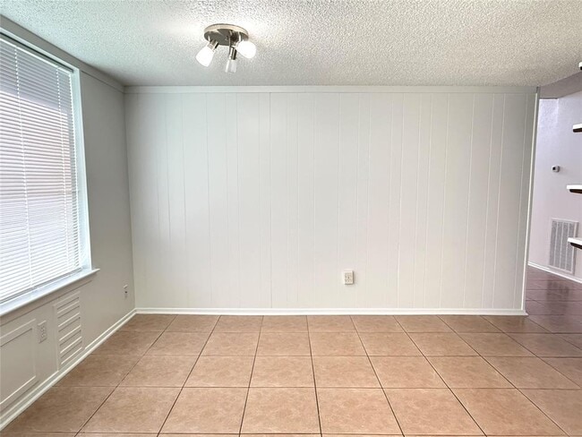 Building Photo - 12706 Villawood Ln