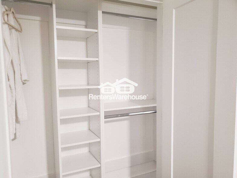 Building Photo - 2220 Haverhill Ct SE