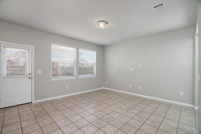Building Photo - 156 Triumph Rd