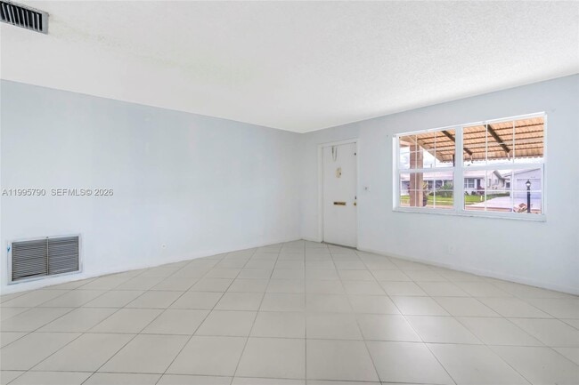 Building Photo - 1005 SW 18th St