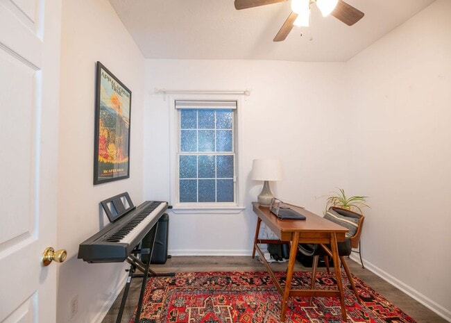 Building Photo - Prime Tremont Location | 2BR with Yard & Parking