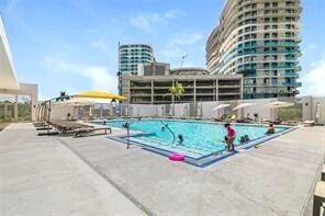 Building Photo - 14951 Royal Oaks Ln