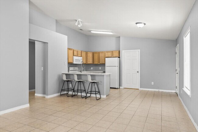Building Photo - 7464 Autumn Trace Blvd