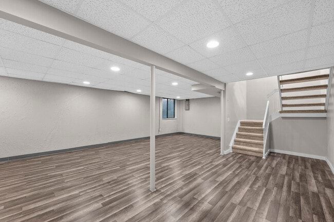 Building Photo - 5353 Wright Way S