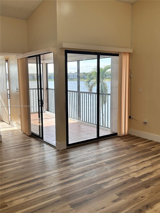 Building Photo - 840 Independence Dr