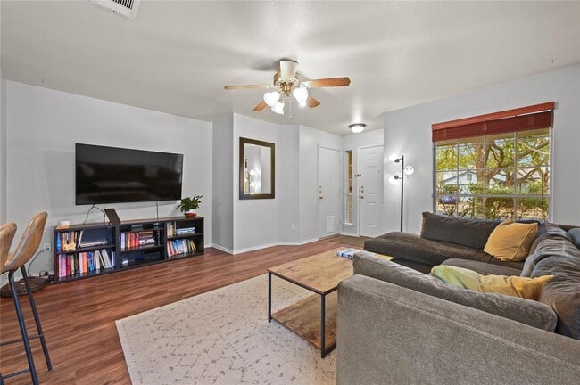 Building Photo - 1709 Friars Tale Ln