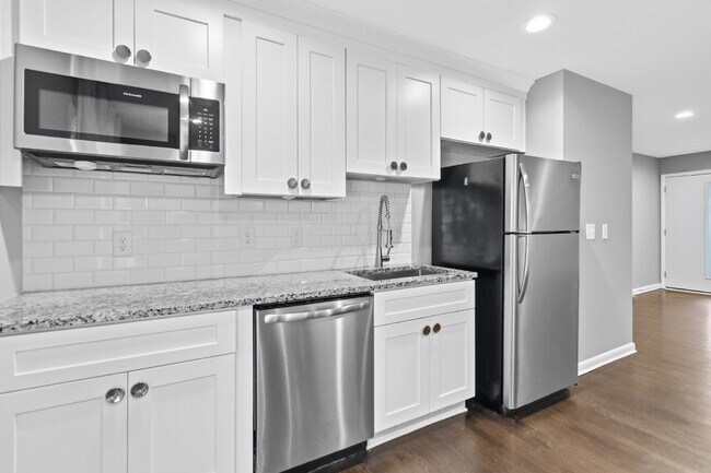 Building Photo - Plaza Midwood/Noda Duplex Property
