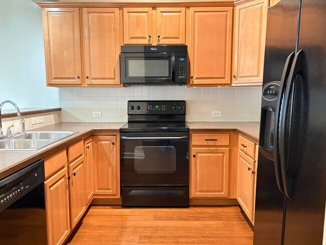 Building Photo - 804 Pelican Ln