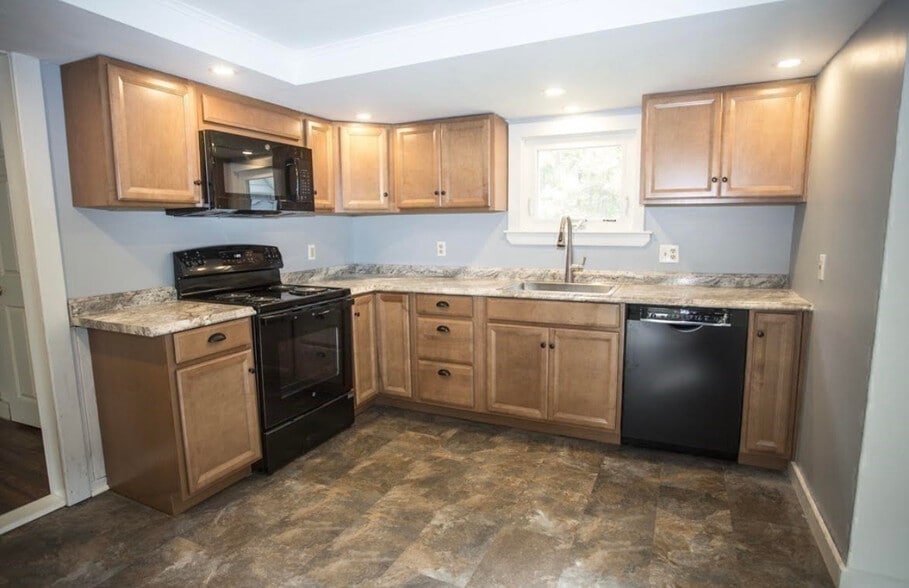 Kitchen - 21 Meadow St
