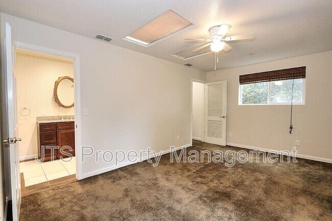 Building Photo - 4222 Crestline Ave