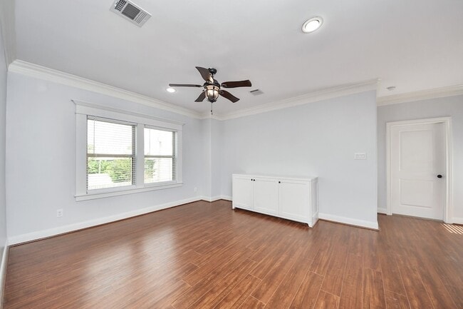 Building Photo - 11045 Upland Forest Dr