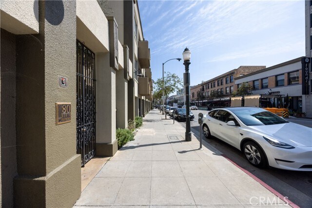 Building Photo - 80 N Raymond Ave