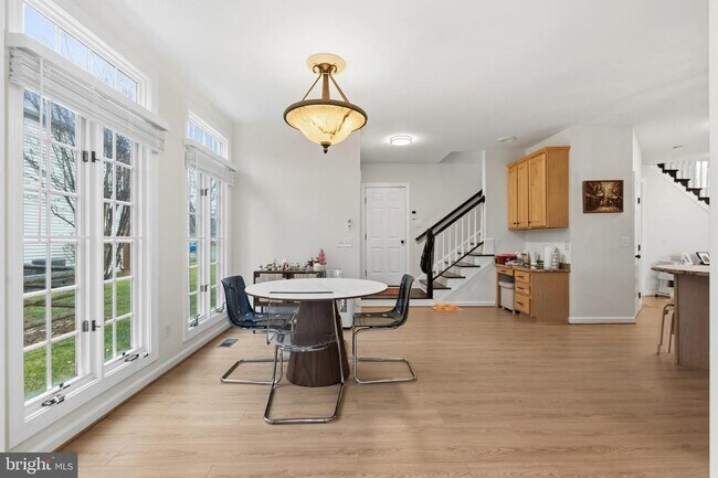 Building Photo - 4924 Berkshire Woods Dr