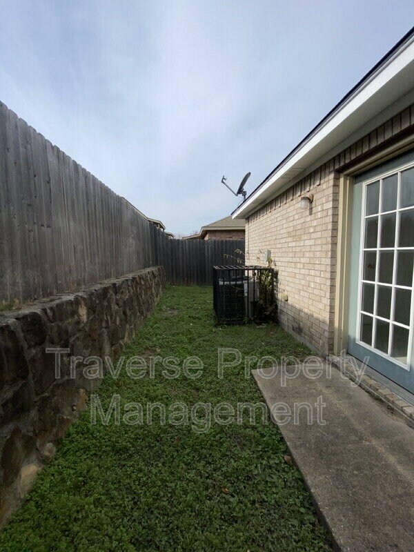 Building Photo - 1703 Novella Ct