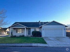Building Photo - 3Bd/2Ba Single Story House - Available To ...