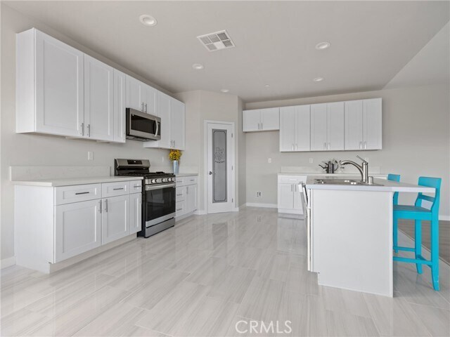 Building Photo - 8411 Buckthorn Ave